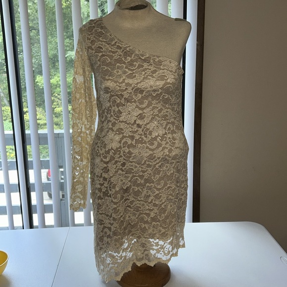 Fredericks of Hollywood Lace Asymmetrical Hem One Sleeve Dress Cream Size XL - Picture 1 of 8